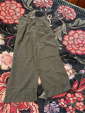 Sonoma Olive Green Wide Leg Cropped Pants Size Small 🌿